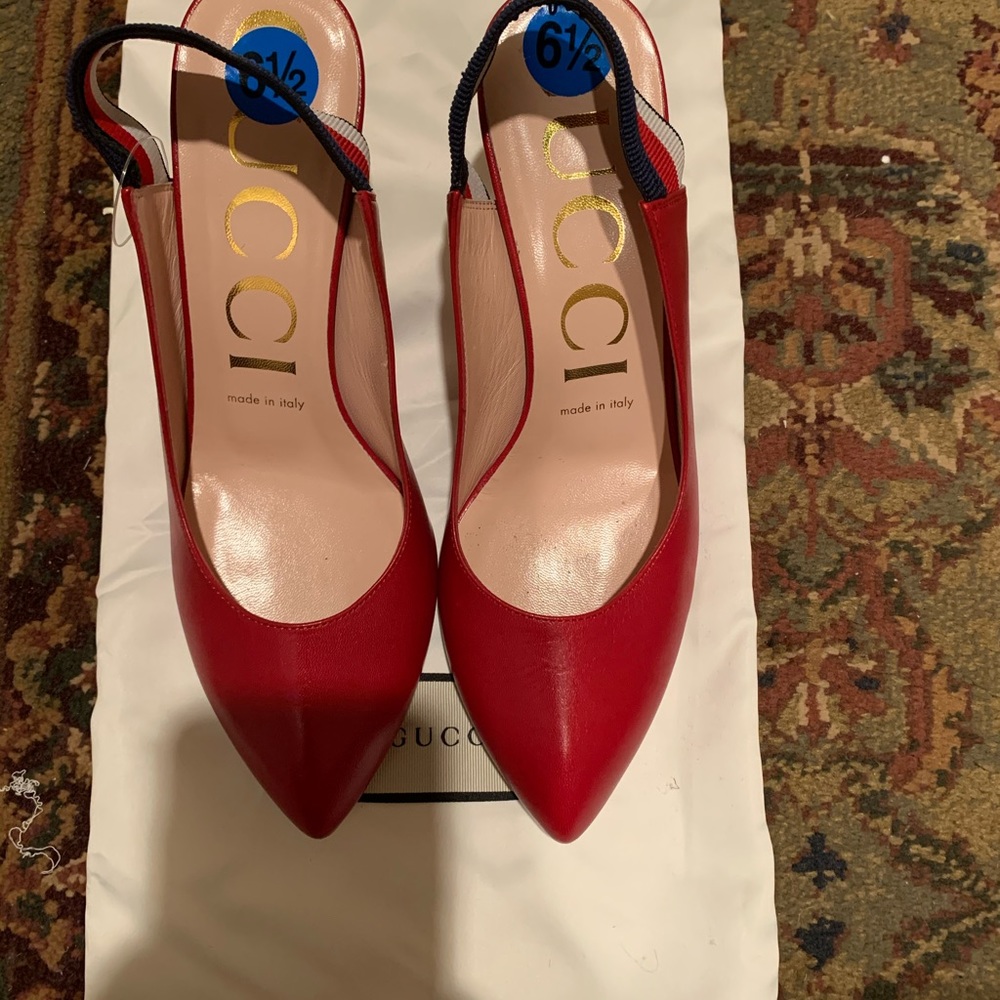 Gucci pumps